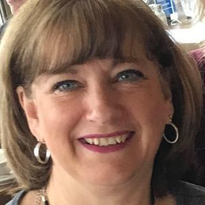 Meet your Posher, Debbie